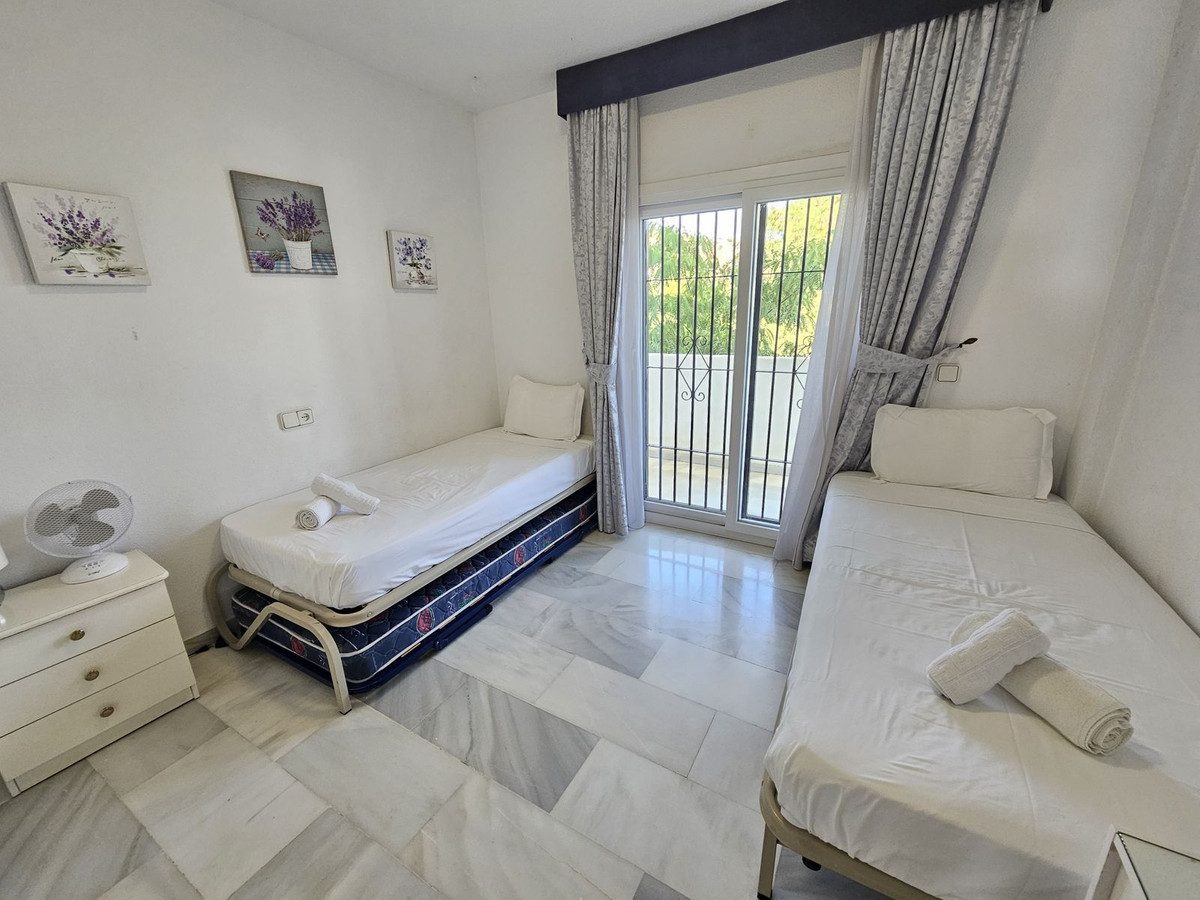 Middle Floor Apartment in Mijas, Costa del Sol – 2 beds – 289000 € - photo 25 of 34