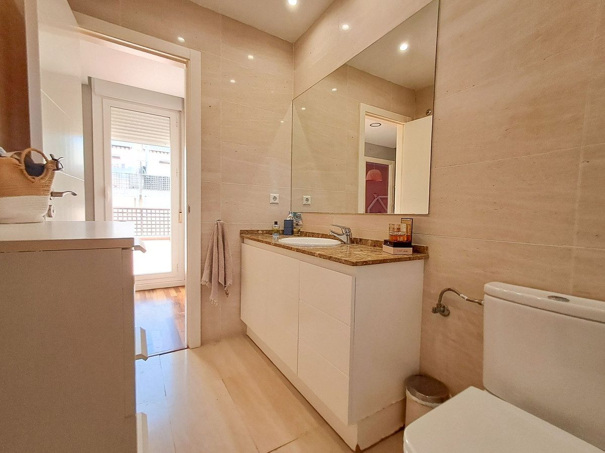 Townhouse in Torremolinos, Costa del Sol – 3 beds – 399000 € - photo 24 of 34