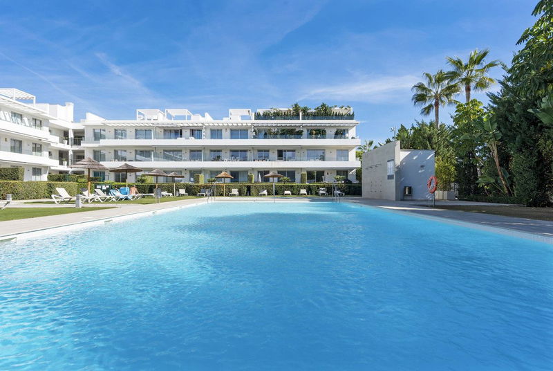 Middle Floor Apartment in Estepona, Costa del Sol – 3 beds – 498000 €