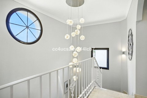Detached Villa in Estepona, Costa del Sol – 3 beds – 945000 € - photo 21 of 54