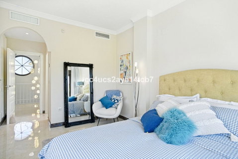 Detached Villa in Estepona, Costa del Sol – 3 beds – 945000 € - photo 31 of 54