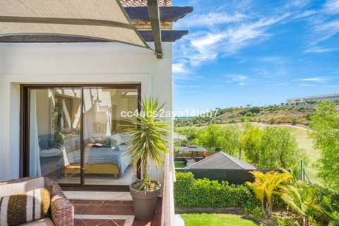Detached Villa in Estepona, Costa del Sol – 3 beds – 945000 € - photo 35 of 54