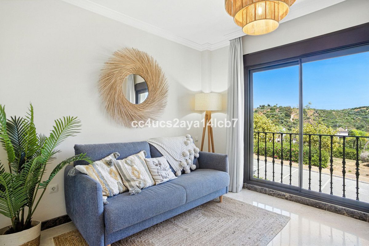 Detached Villa in Estepona, Costa del Sol – 3 beds – 945000 € - photo 36 of 54