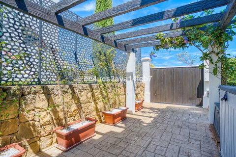 Detached Villa in Estepona, Costa del Sol – 3 beds – 945000 € - photo 42 of 54