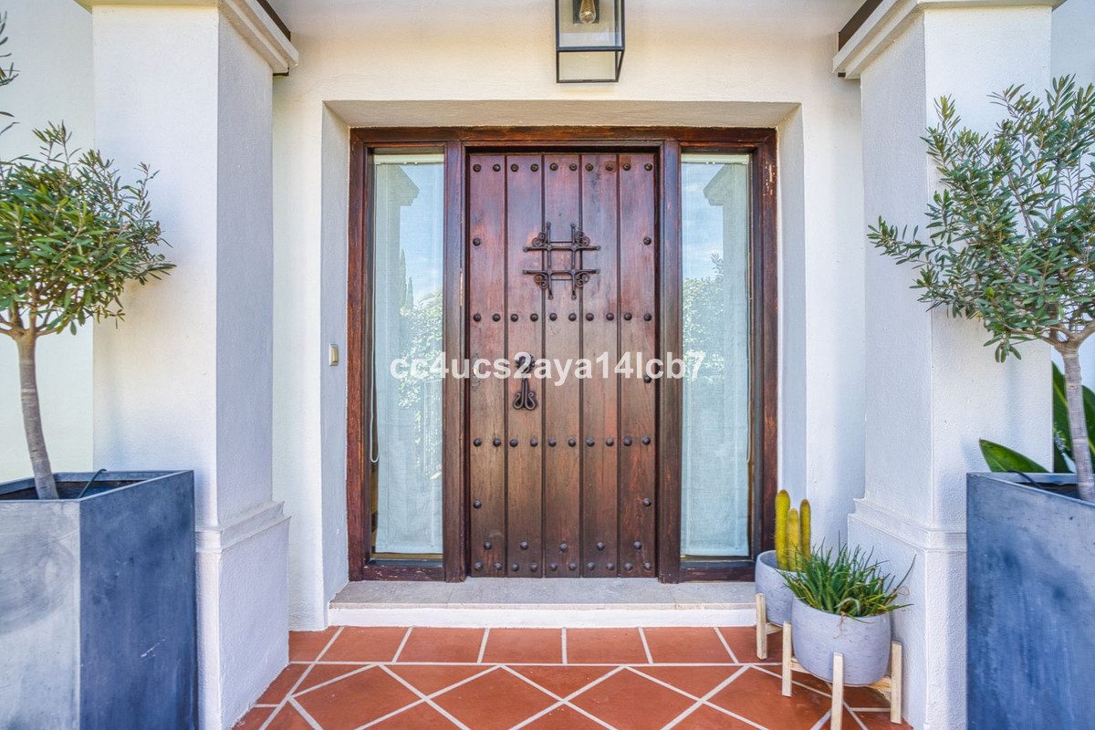 Detached Villa in Estepona, Costa del Sol – 3 beds – 945000 € - photo 44 of 54