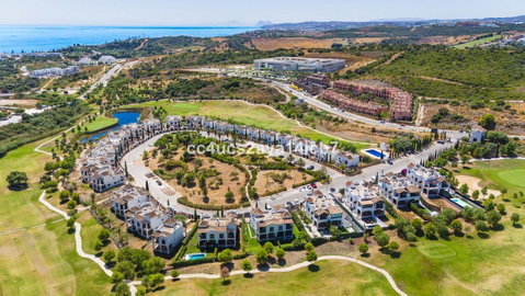 Detached Villa in Estepona, Costa del Sol – 3 beds – 945000 € - photo 48 of 54