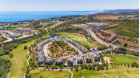 Detached Villa in Estepona, Costa del Sol – 3 beds – 945000 € - photo 49 of 54