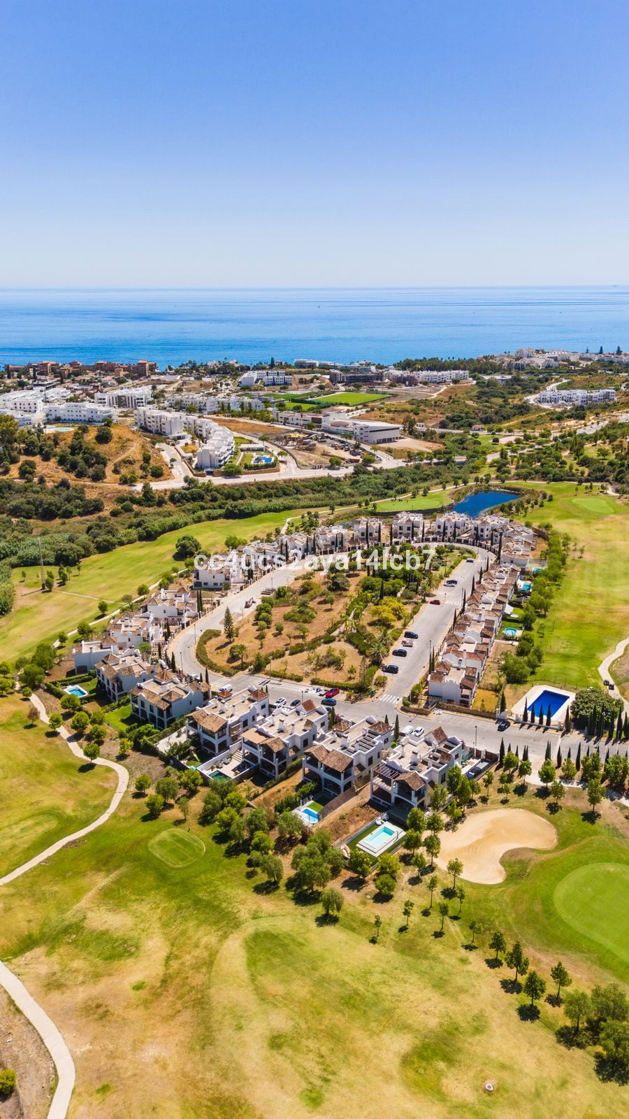 Detached Villa in Estepona, Costa del Sol – 3 beds – 945000 € - photo 51 of 54