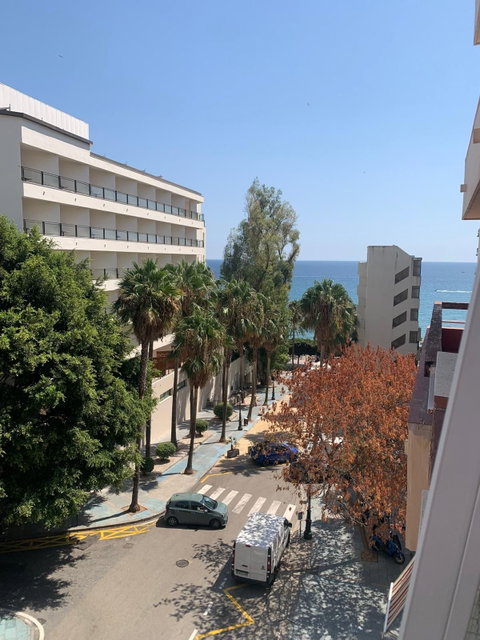 Middle Floor Apartment in Marbella, Costa del Sol – 2 beds – 500000 € - photo 2 of 21