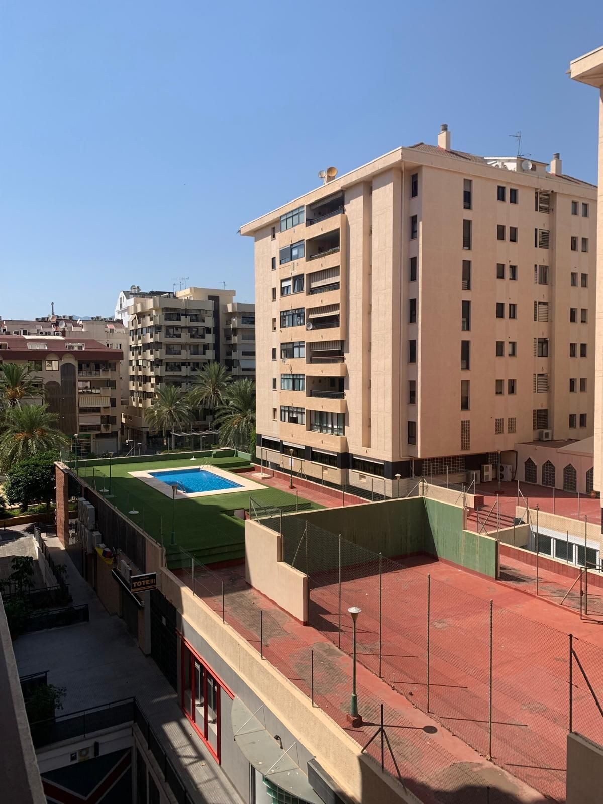 Middle Floor Apartment in Marbella, Costa del Sol – 2 beds – 500000 € - photo 4 of 21