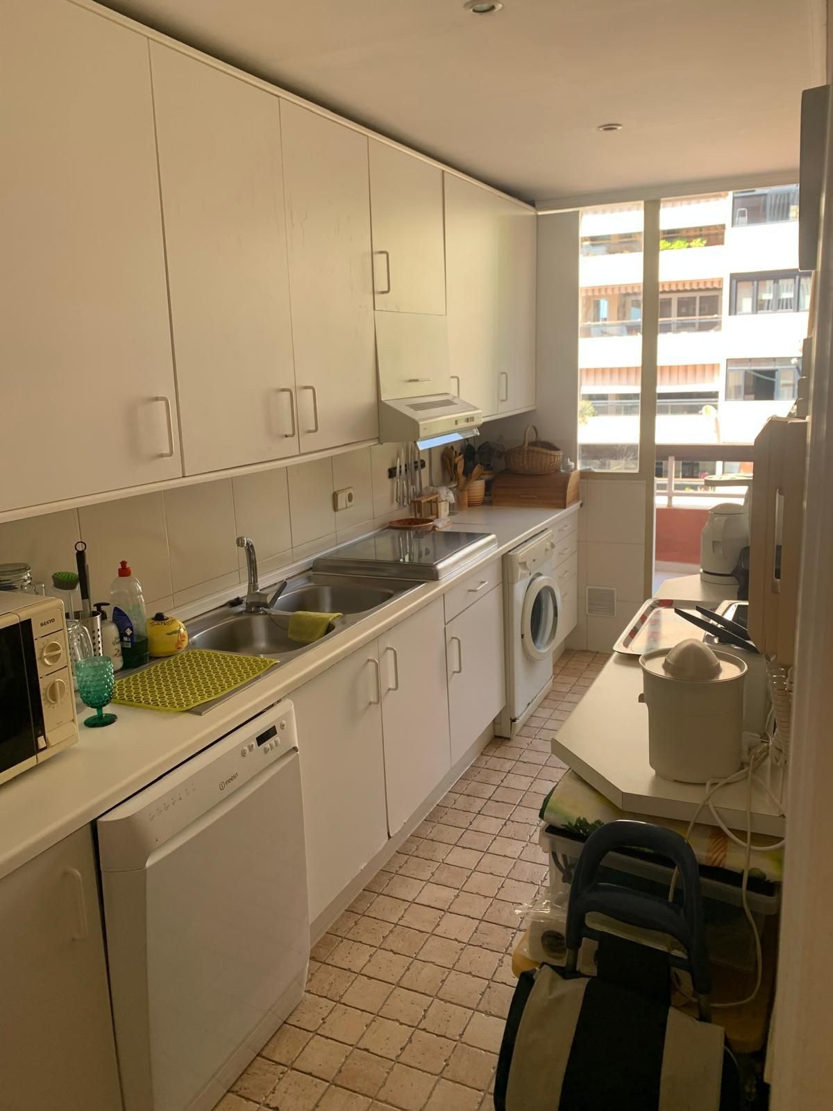 Middle Floor Apartment in Marbella, Costa del Sol – 2 beds – 500000 € - photo 10 of 21