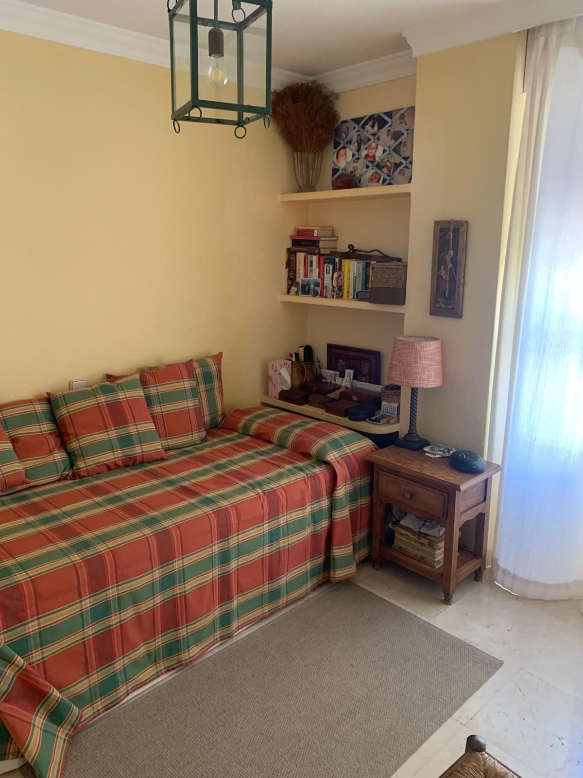 Middle Floor Apartment in Marbella, Costa del Sol – 2 beds – 500000 € - photo 13 of 21