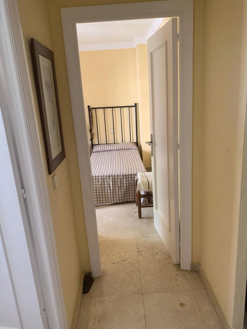 Middle Floor Apartment in Marbella, Costa del Sol – 2 beds – 500000 € - photo 14 of 21