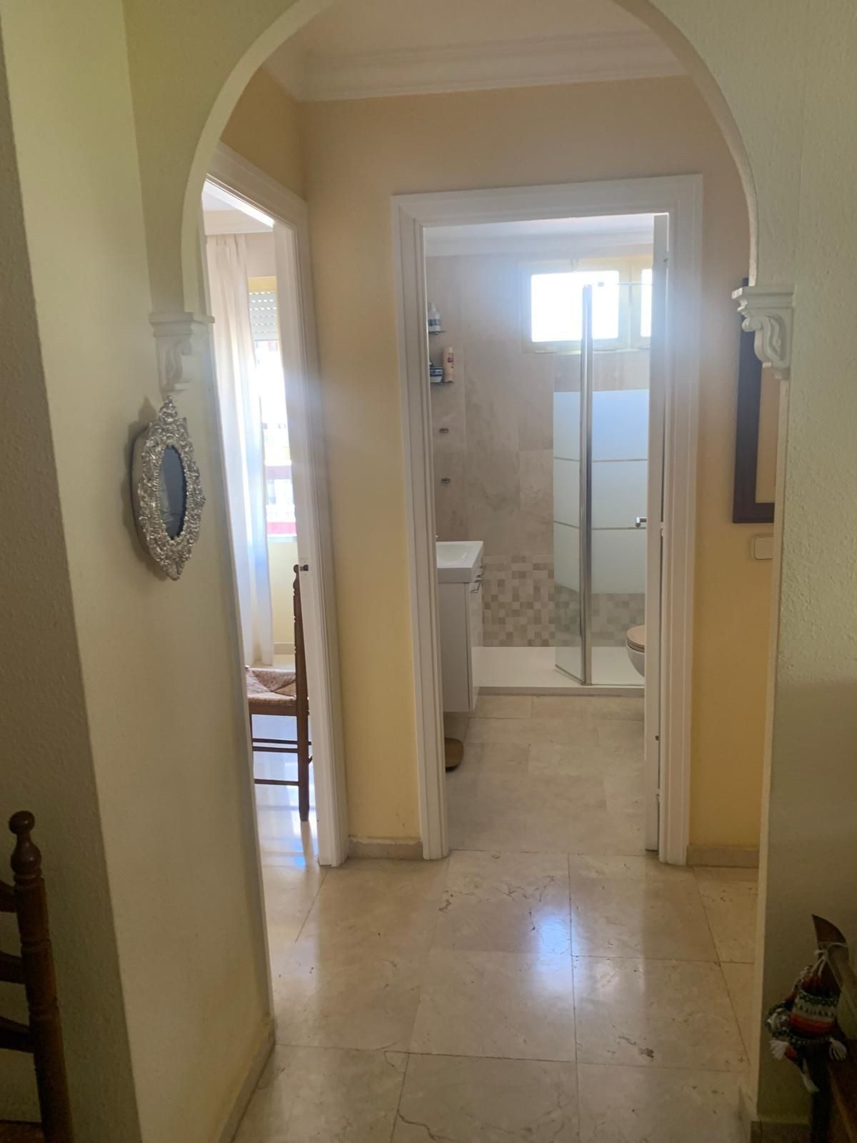 Middle Floor Apartment in Marbella, Costa del Sol – 2 beds – 500000 € - photo 19 of 21