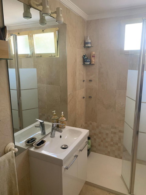 Middle Floor Apartment in Marbella, Costa del Sol – 2 beds – 500000 € - photo 20 of 21
