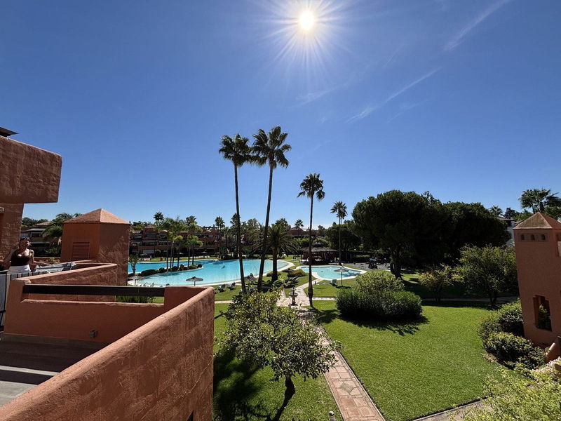 Middle Floor Apartment in Marbella, Costa del Sol – 3 beds – 1050000 €