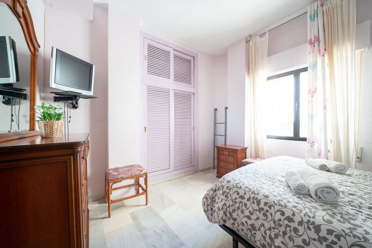 Middle Floor Apartment in Marbella, Costa del Sol – 3 beds – 1200000 € - photo 9 of 31