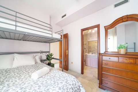 Middle Floor Apartment in Marbella, Costa del Sol – 3 beds – 1200000 € - photo 11 of 31