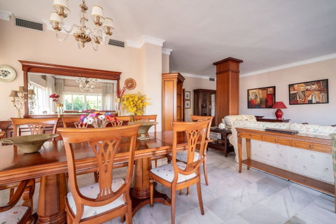 Middle Floor Apartment in Marbella, Costa del Sol – 3 beds – 1200000 € - photo 12 of 31