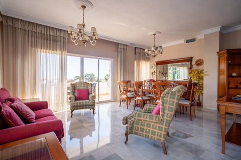 Middle Floor Apartment in Marbella, Costa del Sol – 3 beds – 1200000 € - photo 13 of 31