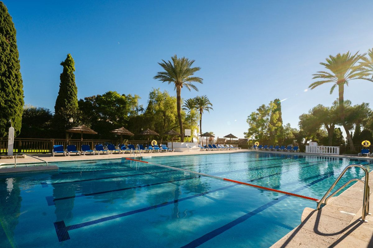Middle Floor Apartment in Marbella, Costa del Sol – 3 beds – 1200000 € - photo 30 of 31