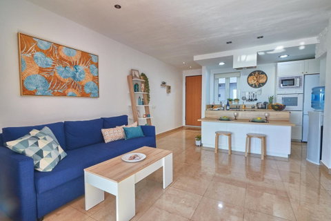 Middle Floor Apartment in Manilva, Costa del Sol – 2 beds – 320000 € - photo 2 of 10
