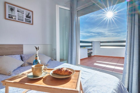 Middle Floor Apartment in Manilva, Costa del Sol – 2 beds – 320000 € - photo 3 of 10