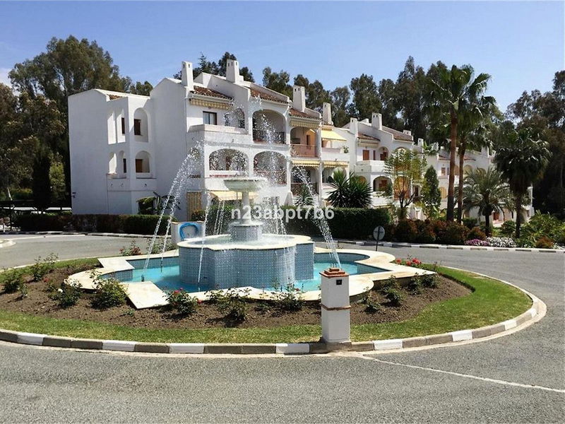 Ground Floor Apartment in Marbella, Costa del Sol – 2 beds – 445000 €