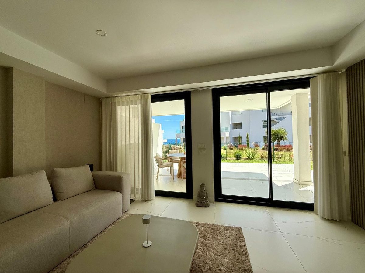Ground Floor Apartment in Casares, Costa del Sol – 2 beds – 649000 € - photo 3 of 20