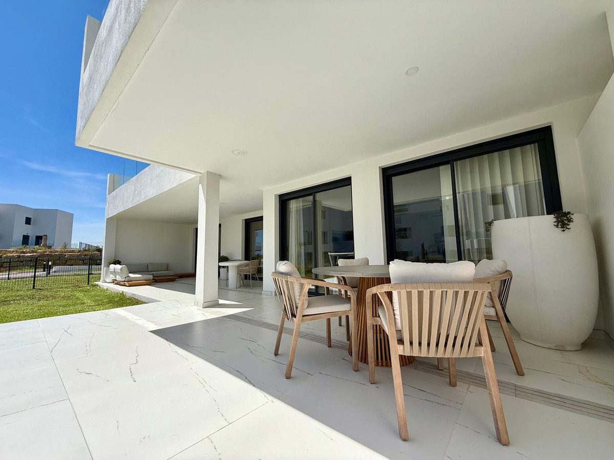 Ground Floor Apartment in Casares, Costa del Sol – 2 beds – 649000 € - photo 9 of 20