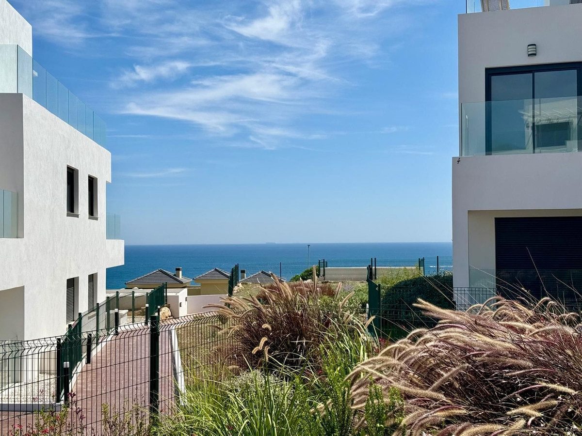 Ground Floor Apartment in Casares, Costa del Sol – 2 beds – 649000 € - photo 16 of 20