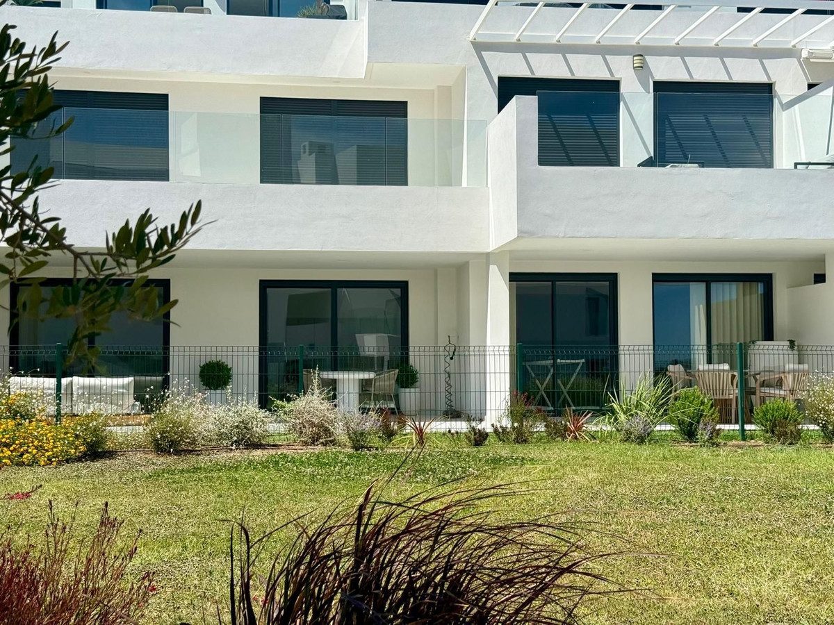 Ground Floor Apartment in Casares, Costa del Sol – 2 beds – 649000 € - photo 17 of 20