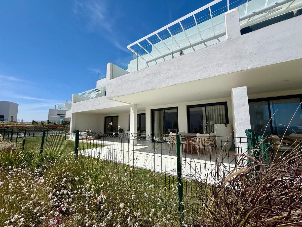 Ground Floor Apartment in Casares, Costa del Sol – 2 beds – 649000 € - photo 18 of 20