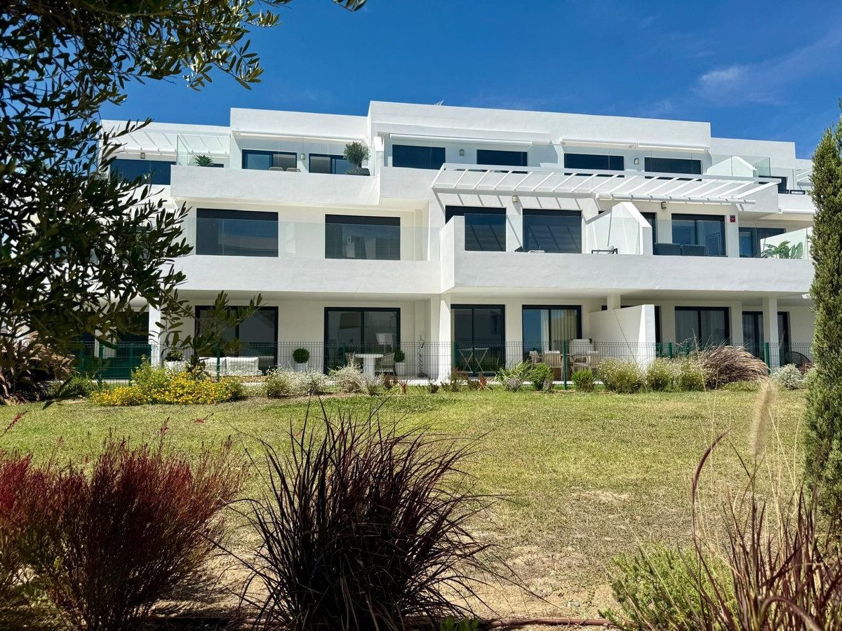 Ground Floor Apartment in Casares, Costa del Sol – 2 beds – 649000 € - photo 19 of 20