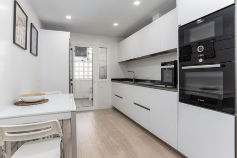 Middle Floor Apartment in Marbella, Costa del Sol – 2 beds – 580000 € - photo 6 of 37