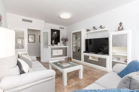 Middle Floor Apartment in Marbella, Costa del Sol – 2 beds – 580000 € - photo 12 of 37