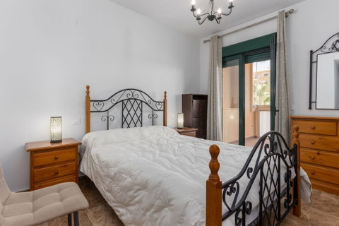 Middle Floor Apartment in Marbella, Costa del Sol – 2 beds – 580000 € - photo 22 of 37
