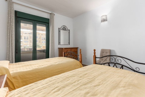 Middle Floor Apartment in Marbella, Costa del Sol – 2 beds – 580000 € - photo 28 of 37