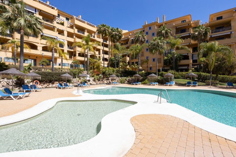 Middle Floor Apartment in Marbella, Costa del Sol – 2 beds – 580000 € - photo 32 of 37