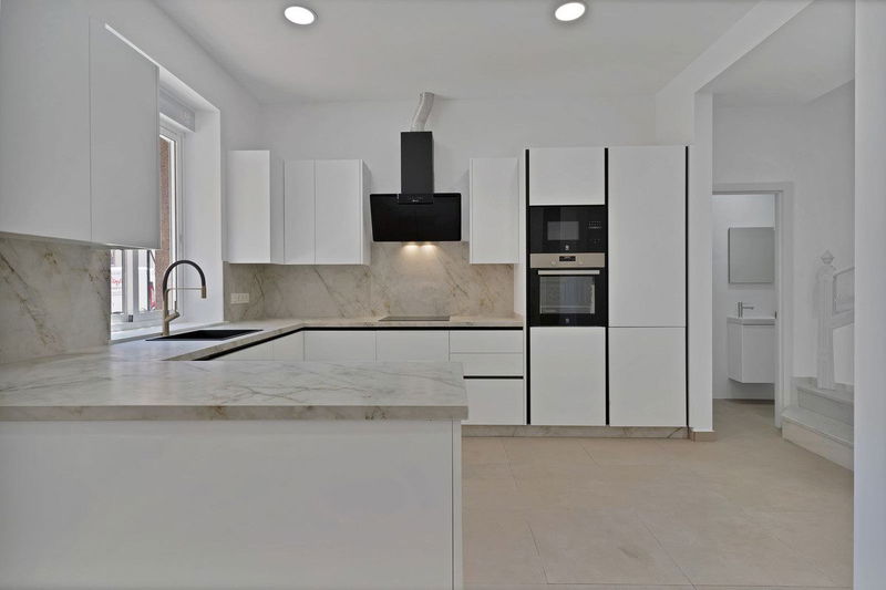 Semi-Detached House in Málaga, Costa del Sol – 6 beds – 569000 €