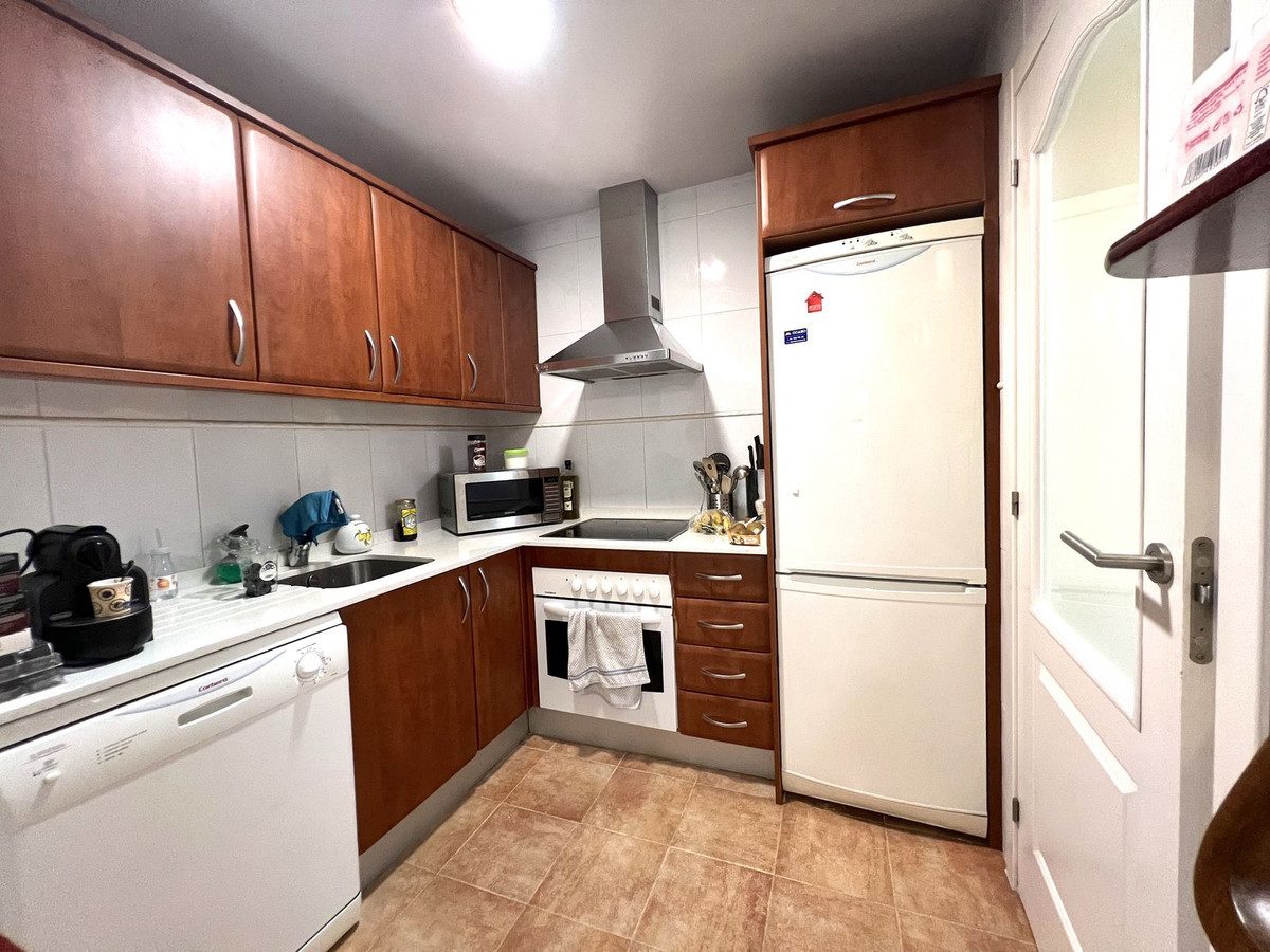 Middle Floor Apartment in Marbella, Costa del Sol – 1 beds – 400000 € - photo 2 of 13