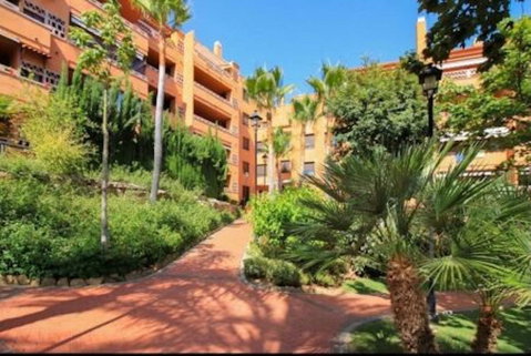 Middle Floor Apartment in Marbella, Costa del Sol – 1 beds – 400000 € - photo 13 of 13