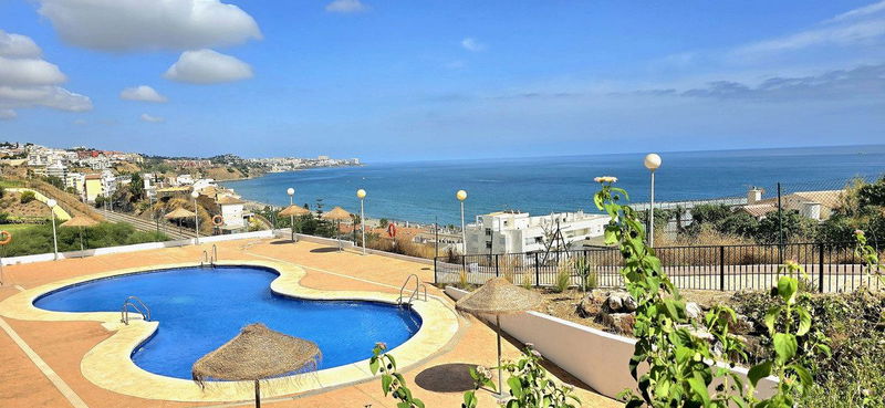 Middle Floor Apartment in Fuengirola, Costa del Sol – 2 beds – 390000 €