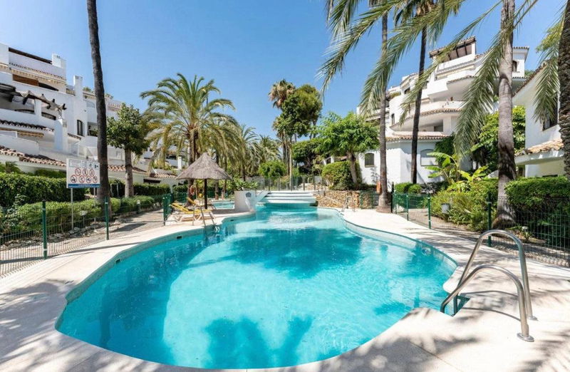 Middle Floor Apartment in Marbella, Costa del Sol – 3 beds – 399990 €