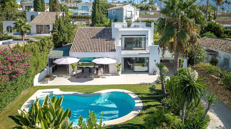 Detached Villa in Marbella, Costa del Sol – 4 beds – 2795000 €