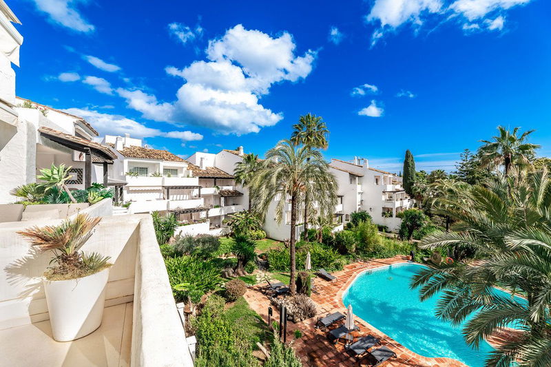 Middle Floor Apartment in Marbella, Costa del Sol – 3 beds – 2985000 €