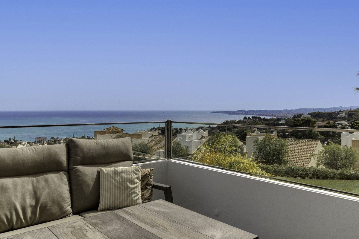 Detached Villa in Benalmadena, Costa del Sol – 4 beds – 1295000 € - photo 4 of 61
