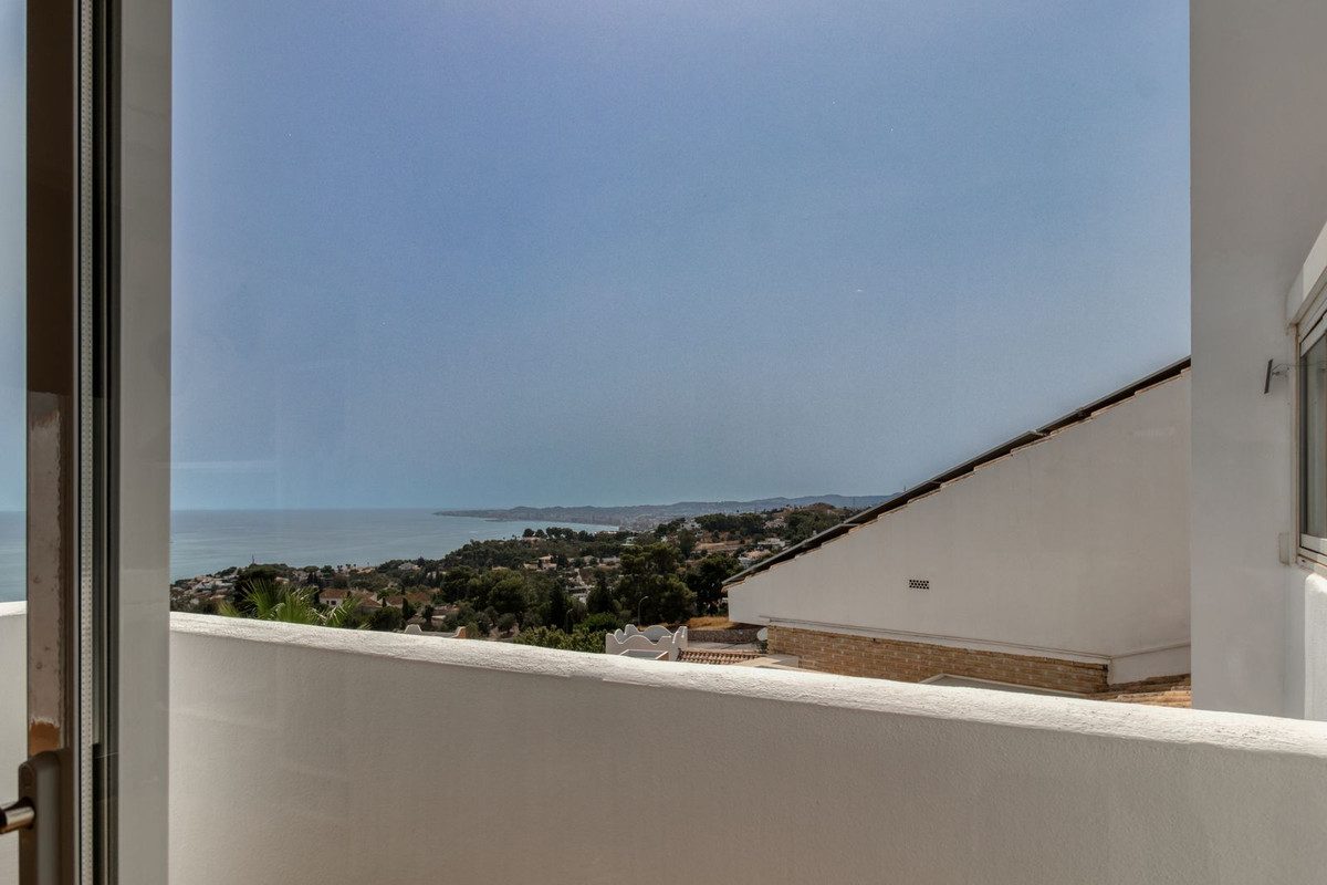 Detached Villa in Benalmadena, Costa del Sol – 4 beds – 1295000 € - photo 16 of 61