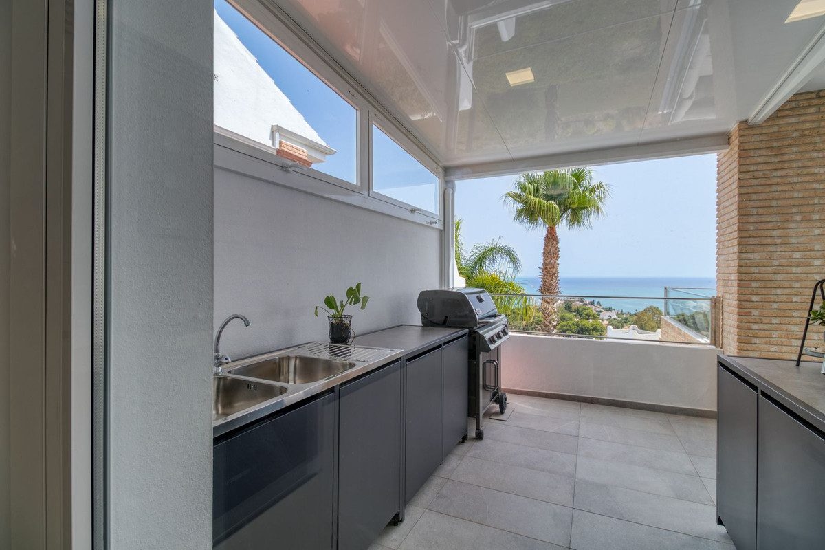 Detached Villa in Benalmadena, Costa del Sol – 4 beds – 1295000 € - photo 24 of 61
