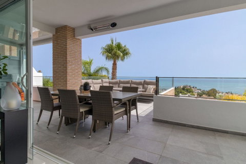 Detached Villa in Benalmadena, Costa del Sol – 4 beds – 1295000 € - photo 25 of 61